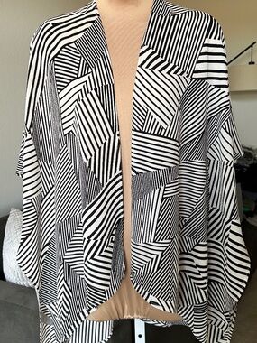 Abstract Print Crepe Kimono Coverup Topper